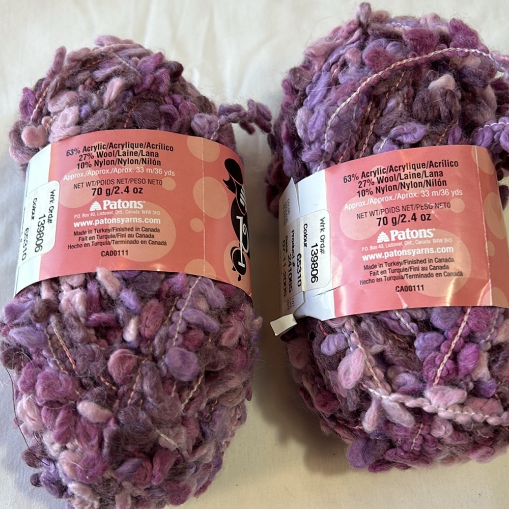 Patons Pooch Fancy Yarn 2 Skeins - Picture 3 of 7